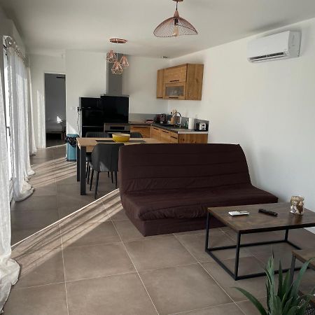 Maison Fleurs De Lys, Climatisee, Wifi Et Parking Privee Gratuit, Lave-Linge, Vernon Giverny المظهر الخارجي الصورة
