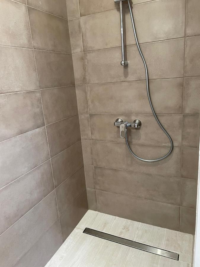 Maison Fleurs De Lys, Climatisee, Wifi Et Parking Privee Gratuit, Lave-Linge, Vernon Giverny المظهر الخارجي الصورة